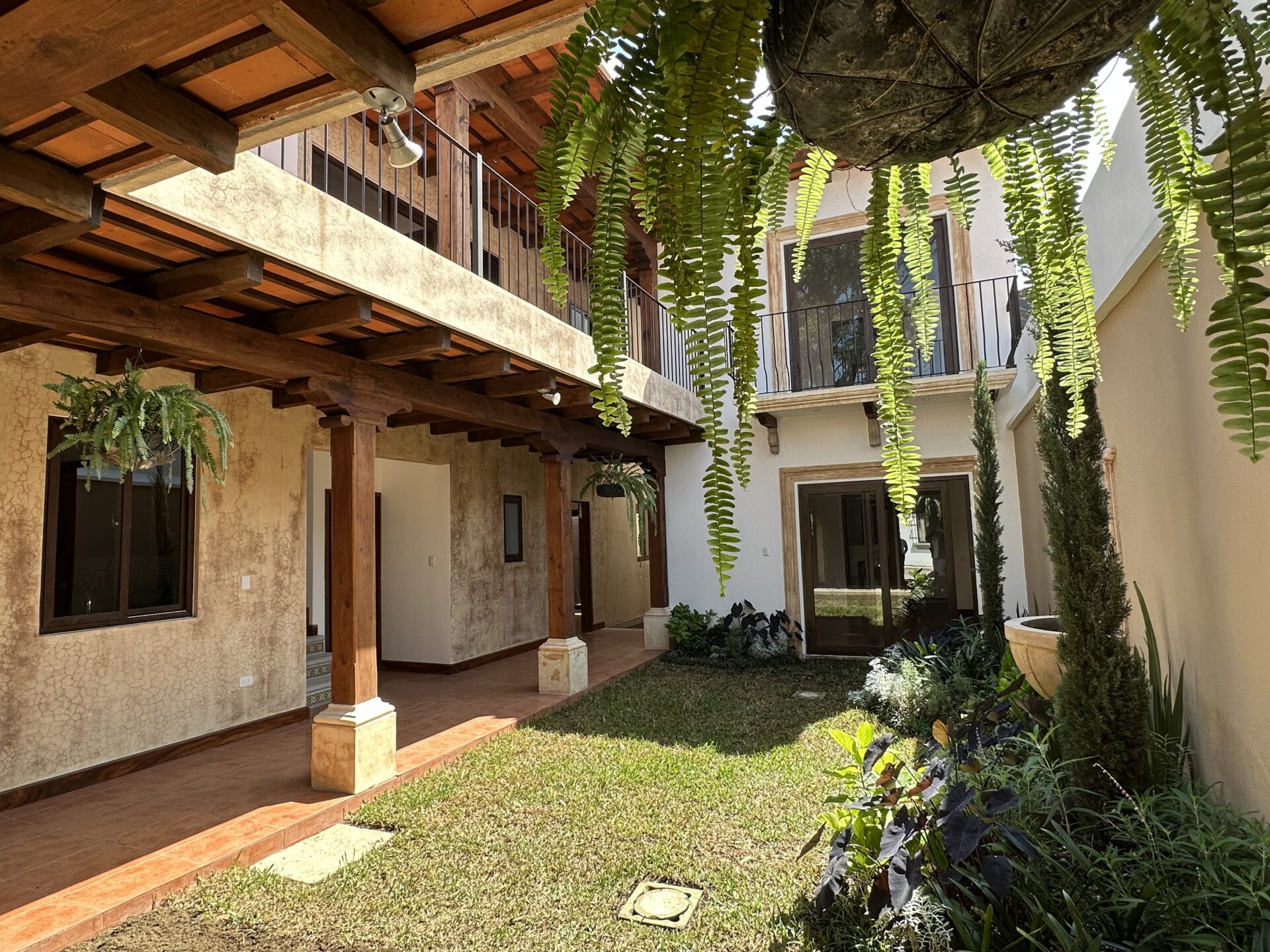 Casa Nueva, Club Residencial Los Franciscanos, a 15 minutos de La Antigua Guatemala