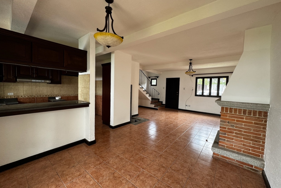 CASA EN ALQUILER EN ANTIGUA GUATEMALA