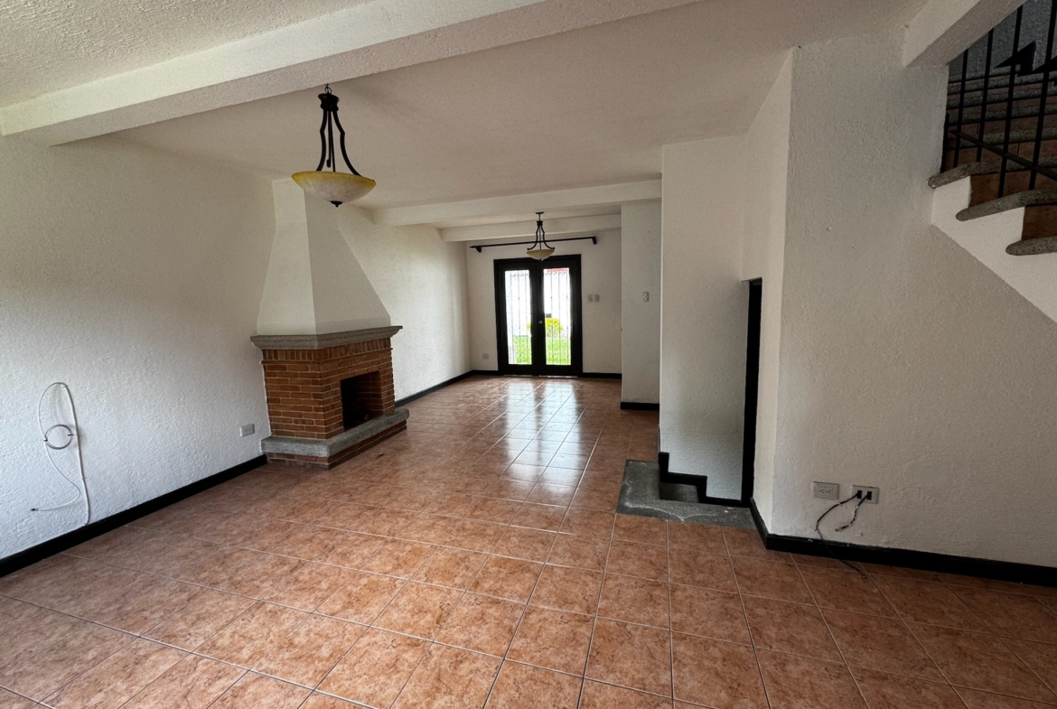 CASA EN ALQUILER EN ANTIGUA GUATEMALA