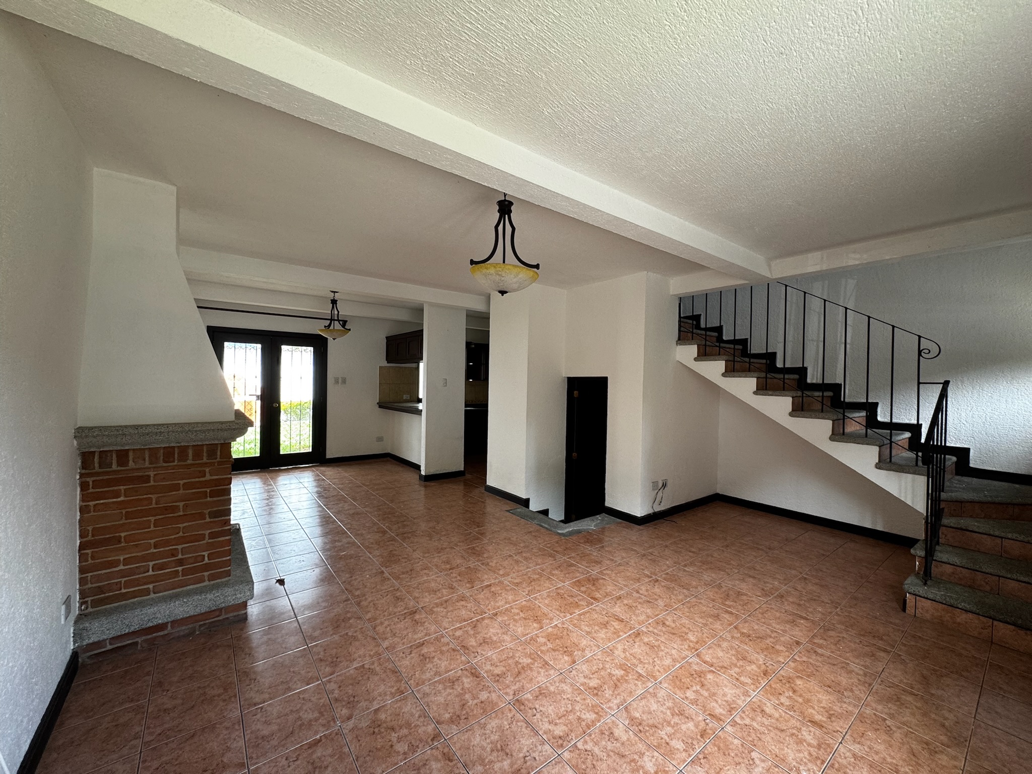 CASA EN ALQUILER EN ANTIGUA GUATEMALA