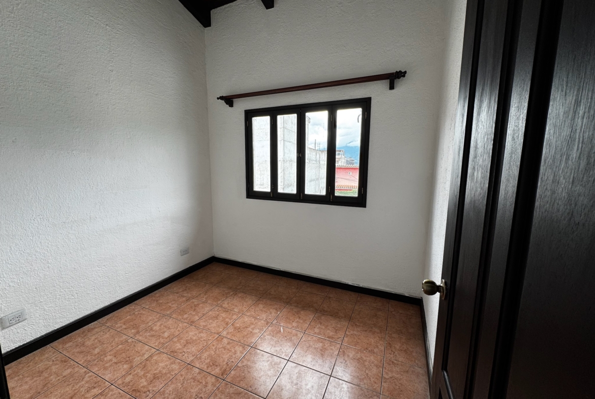 CASA EN ALQUILER EN ANTIGUA GUATEMALA