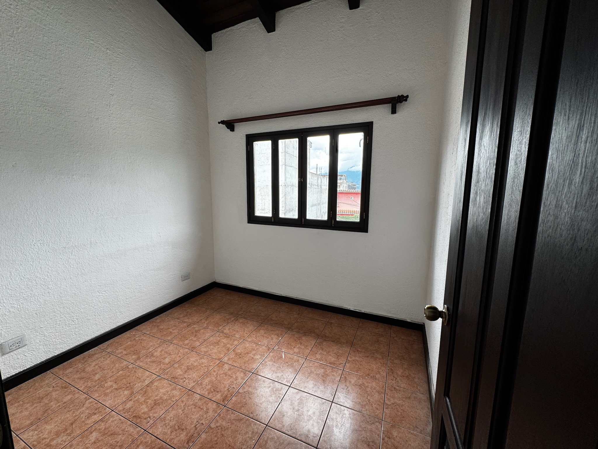 CASA EN ALQUILER EN ANTIGUA GUATEMALA