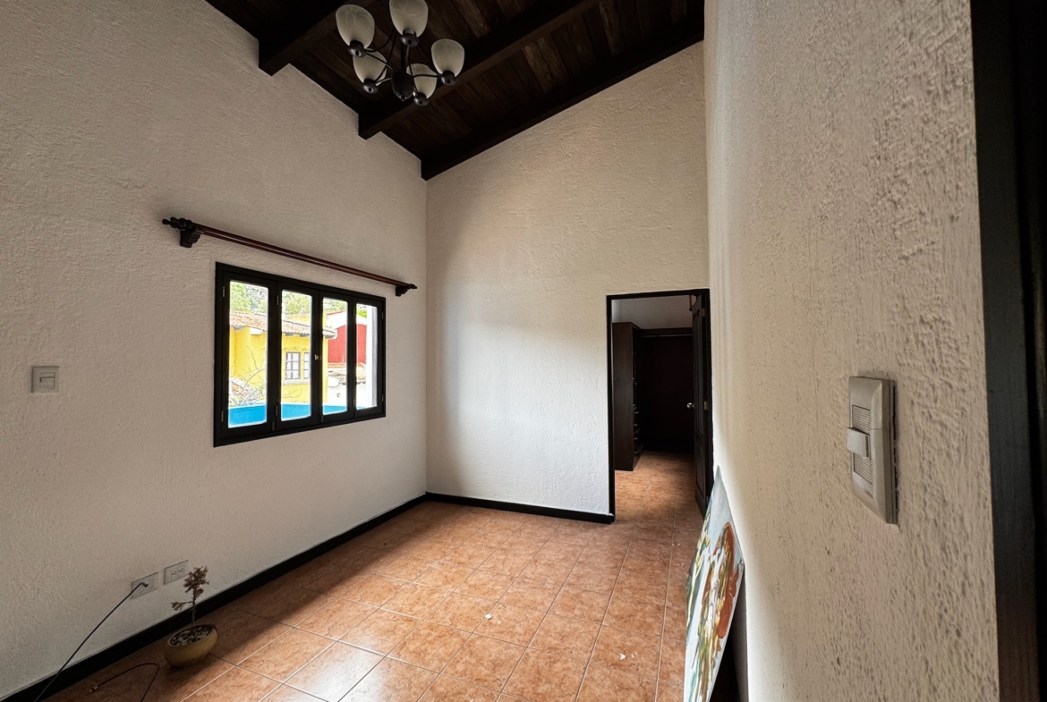 CASA EN ALQUILER EN ANTIGUA GUATEMALA