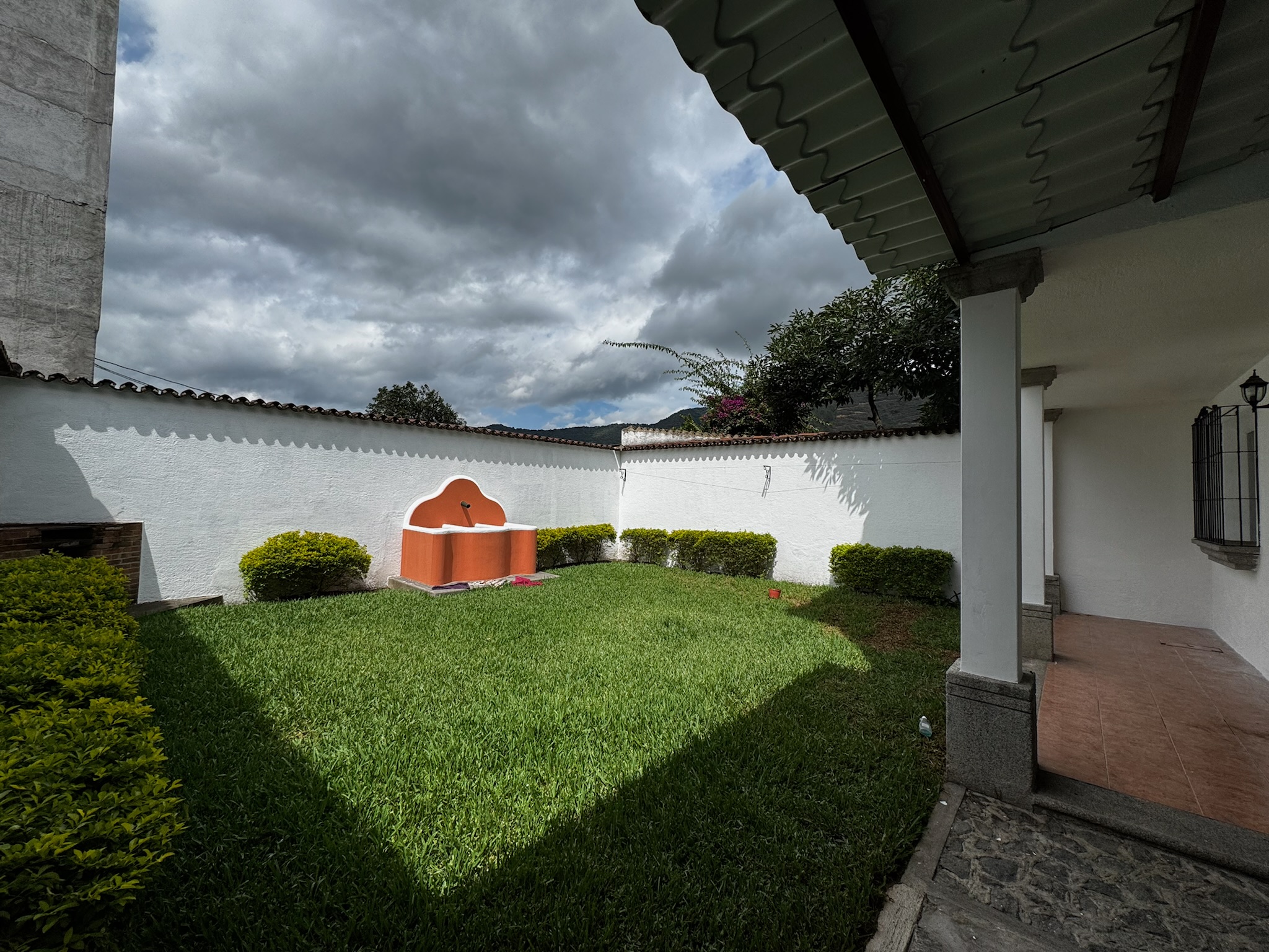 CASA EN ALQUILER EN ANTIGUA GUATEMALA