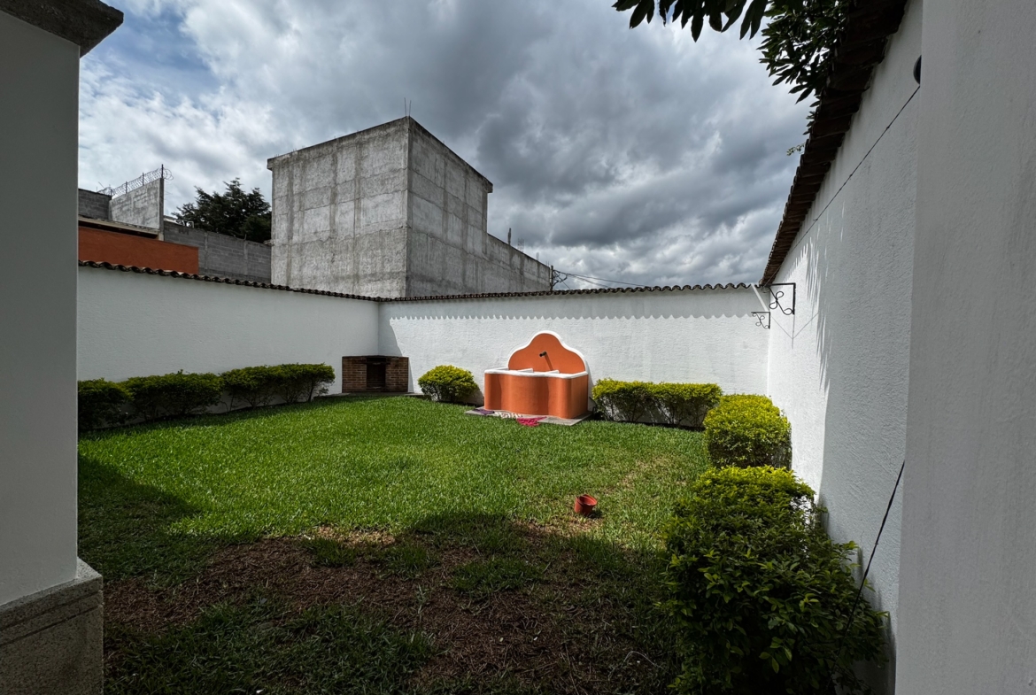 CASA EN ALQUILER EN ANTIGUA GUATEMALA