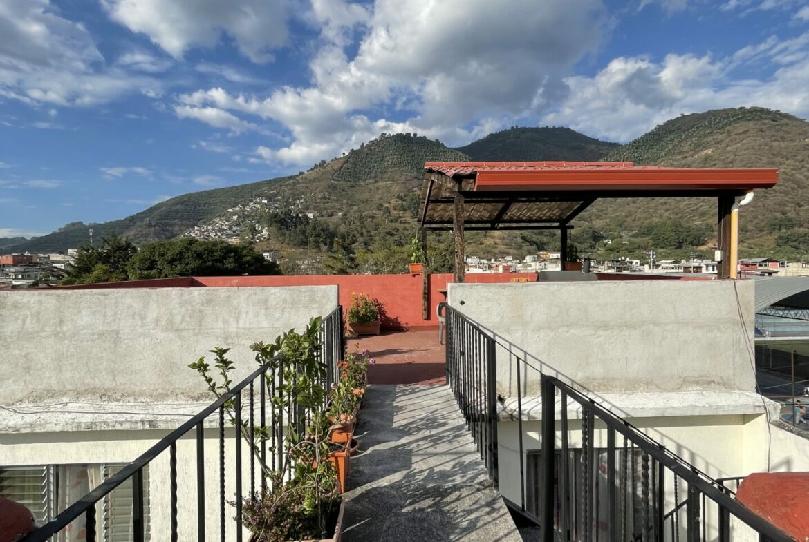 Casa en venta, en Antigua Guatemala, cerca de Nueva Universidad Mariano Galvez
