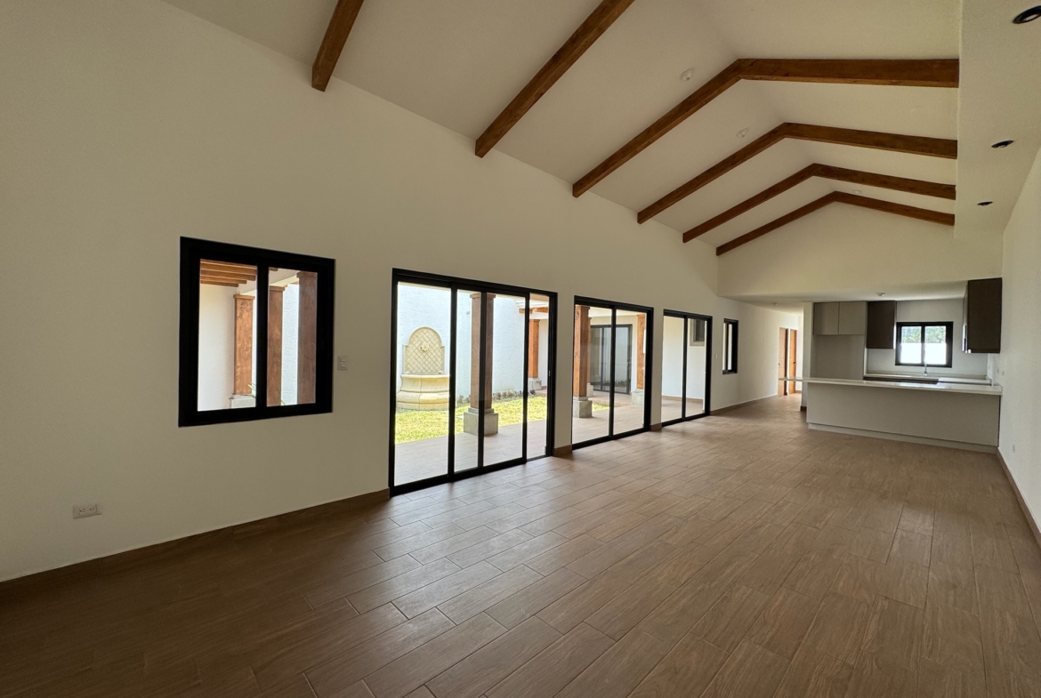 CASA EN VENTA EN ANTIGUA GUATEMALA