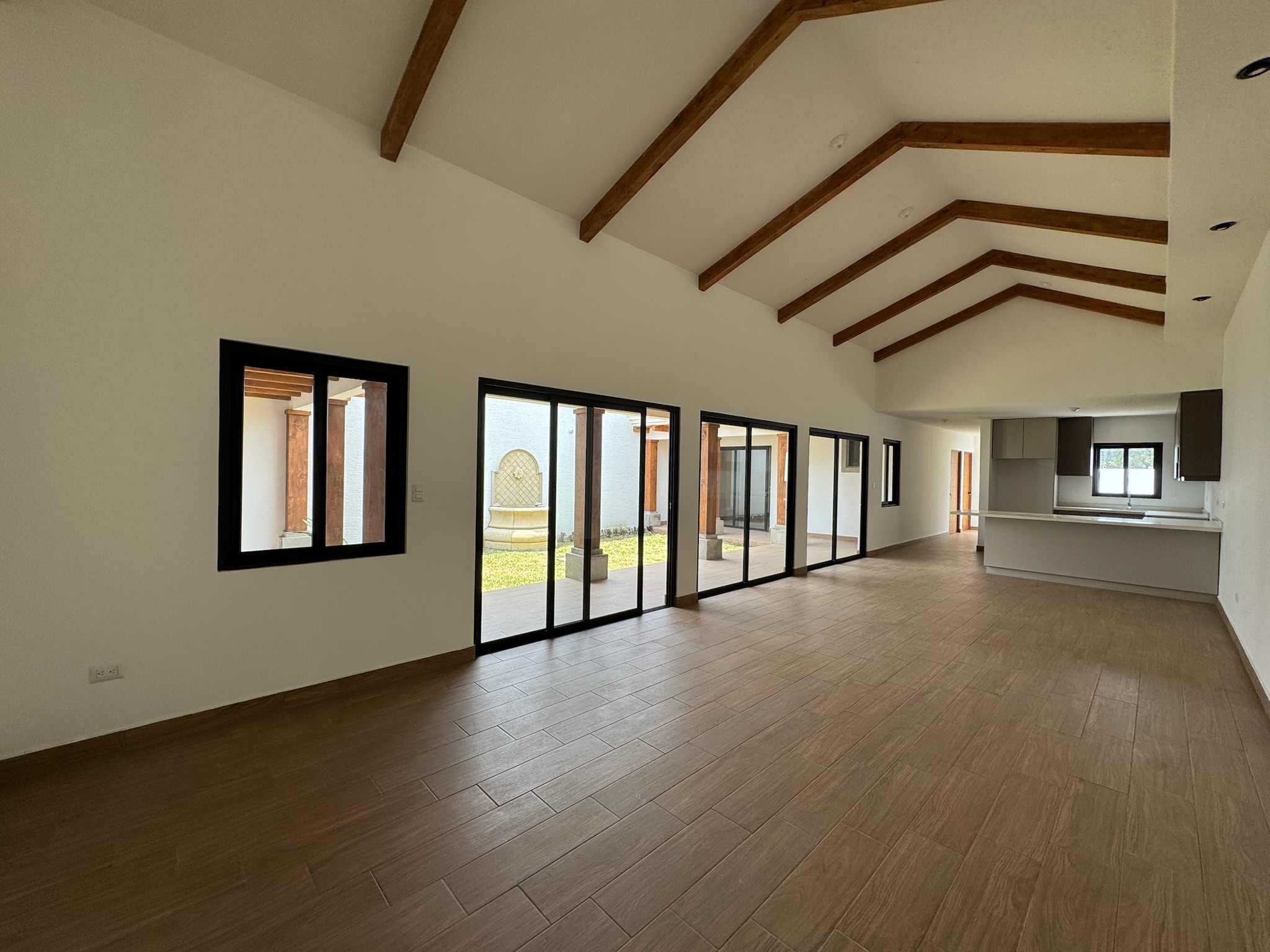 CASA EN VENTA EN ANTIGUA GUATEMALA