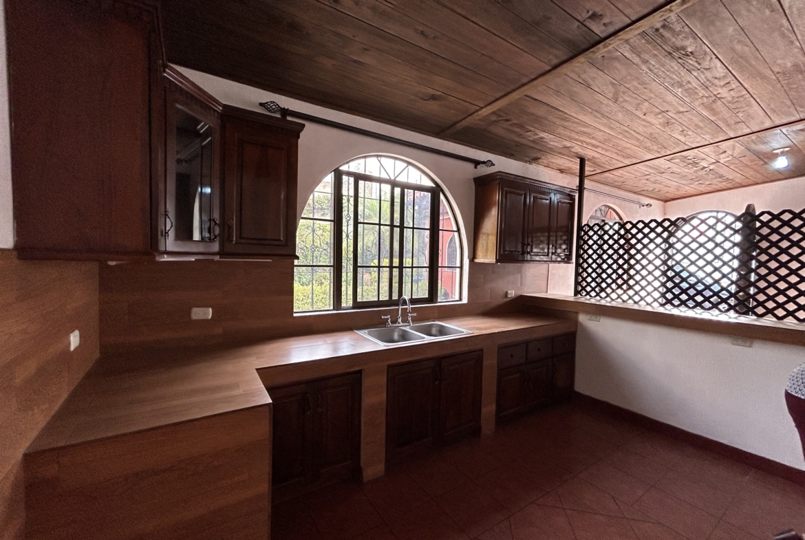 APARTAMENTO EN ALQUILER EN ANTIGUA GUATEMALA