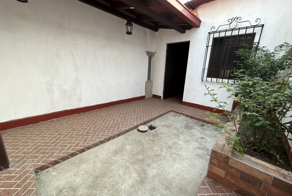 APARTAMENTO EN ALQUILER EN ANTIGUA GUATEMALA