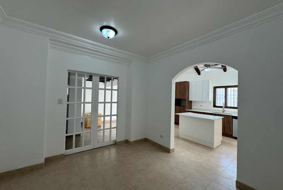 CASA EN VENTA EN ANTIGUA GUATEMALA