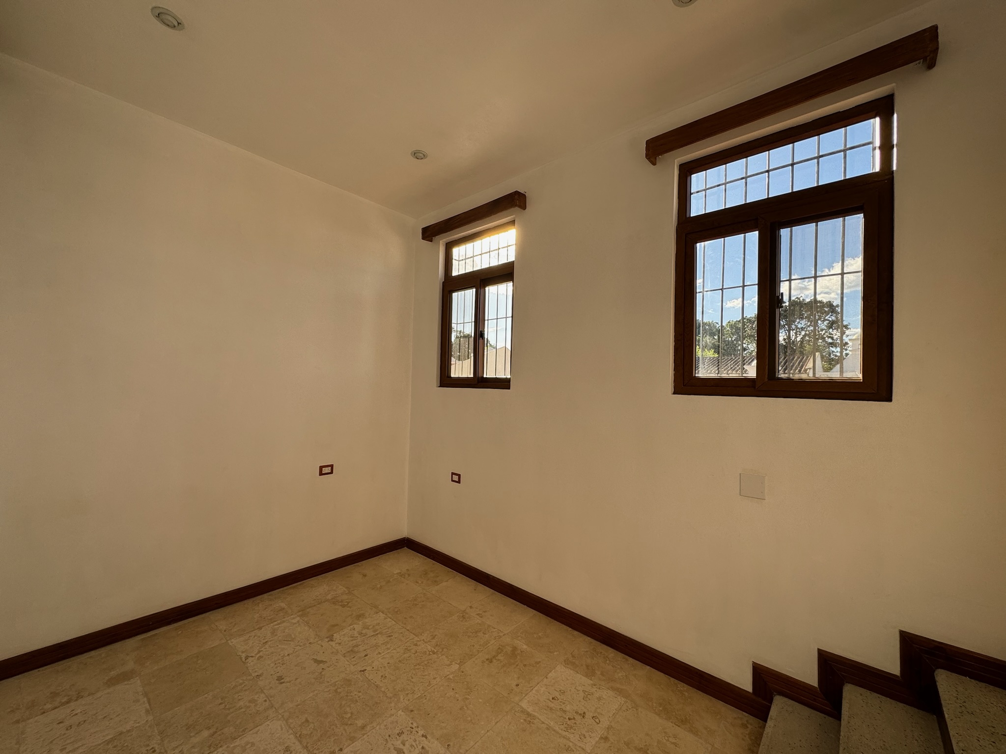 CASA EN VENTA EN ANTIGUA GUATEMALA