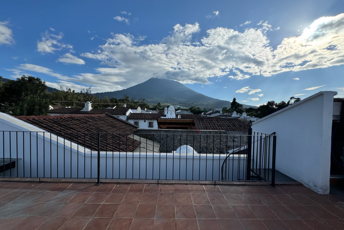 CASA EN VENTA EN ANTIGUA GUATEMALA