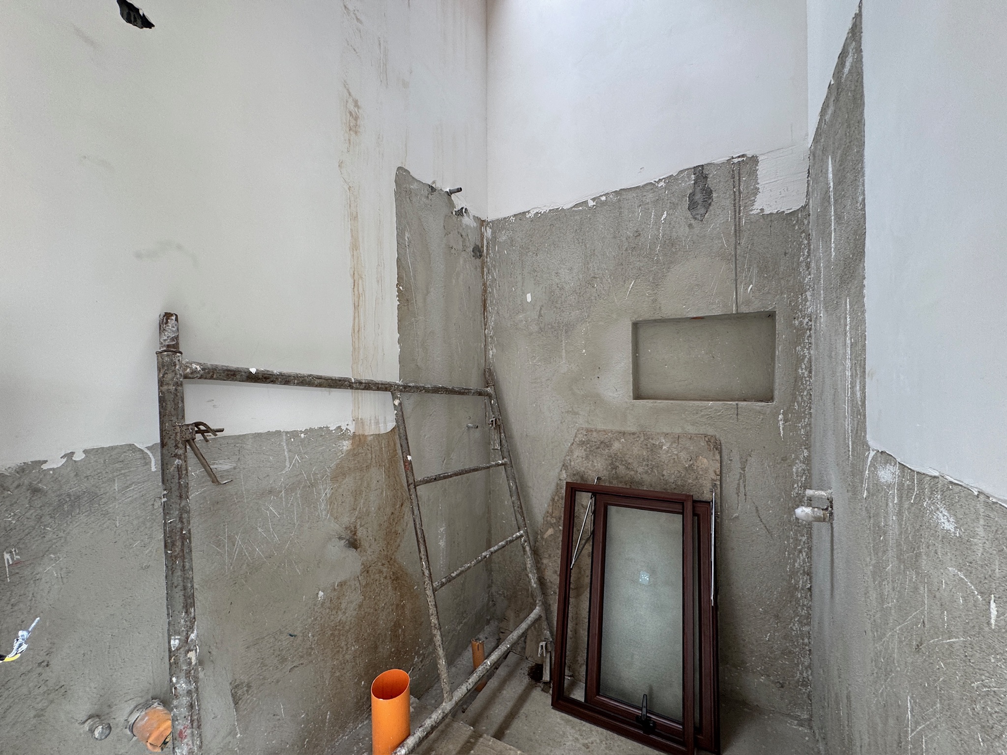 CASA EN CONSTRUCCIÓN EN VENTA EN ANTIGUA GUATEMALA