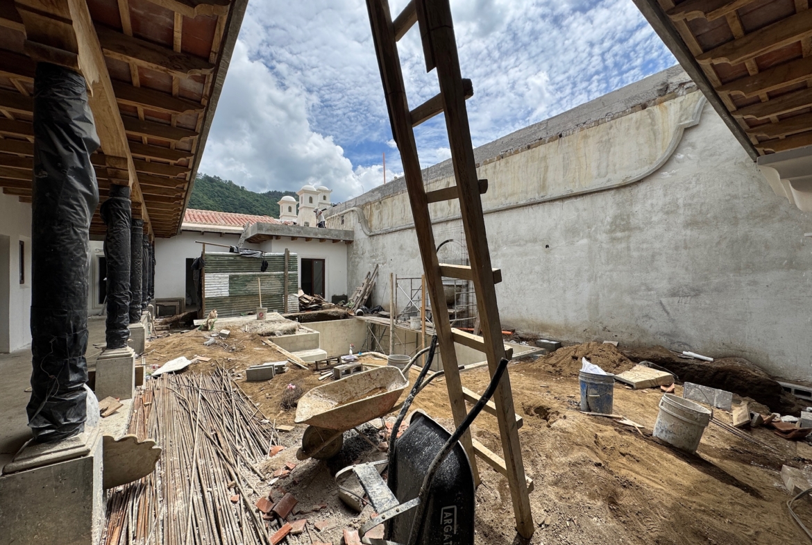 CASA EN CONSTRUCCIÓN EN VENTA EN ANTIGUA GUATEMALA