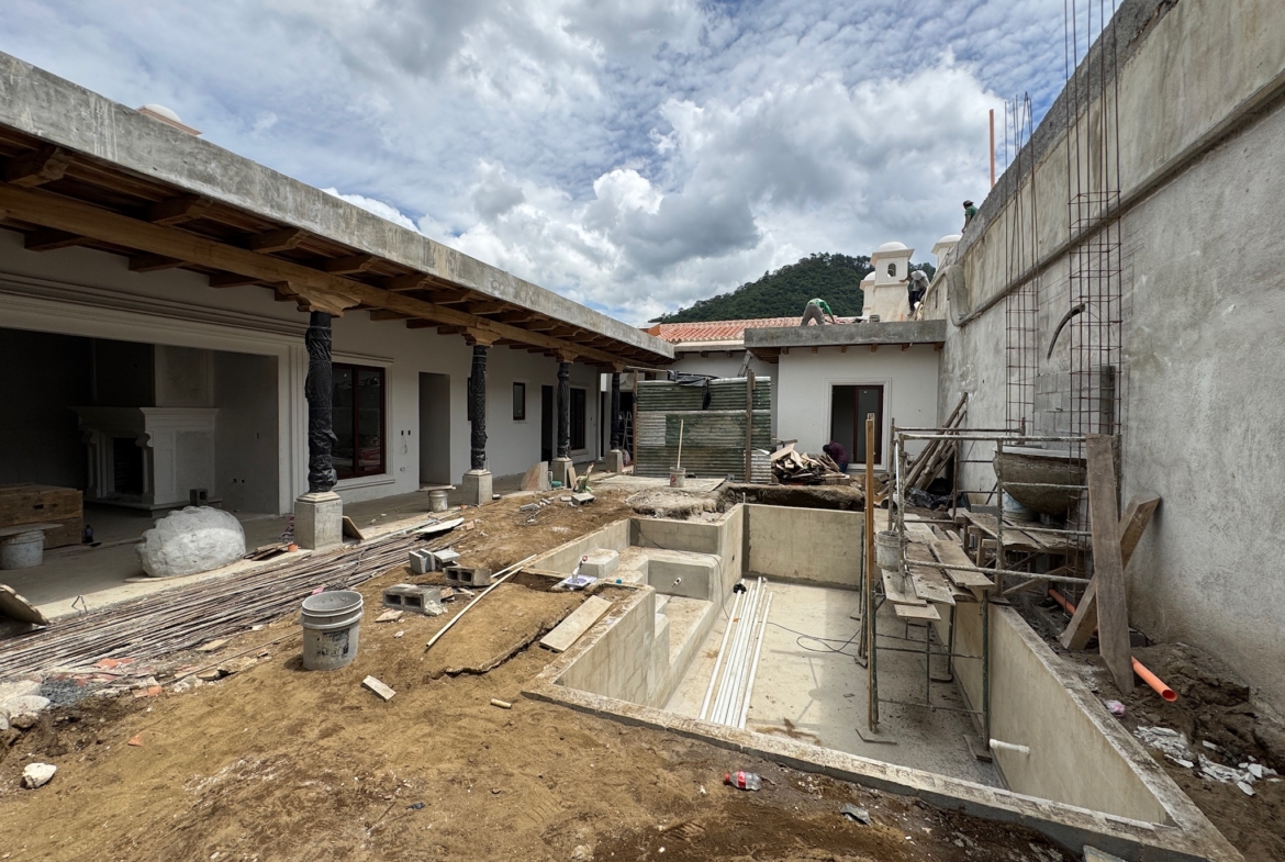 CASA EN CONSTRUCCIÓN EN VENTA EN ANTIGUA GUATEMALA