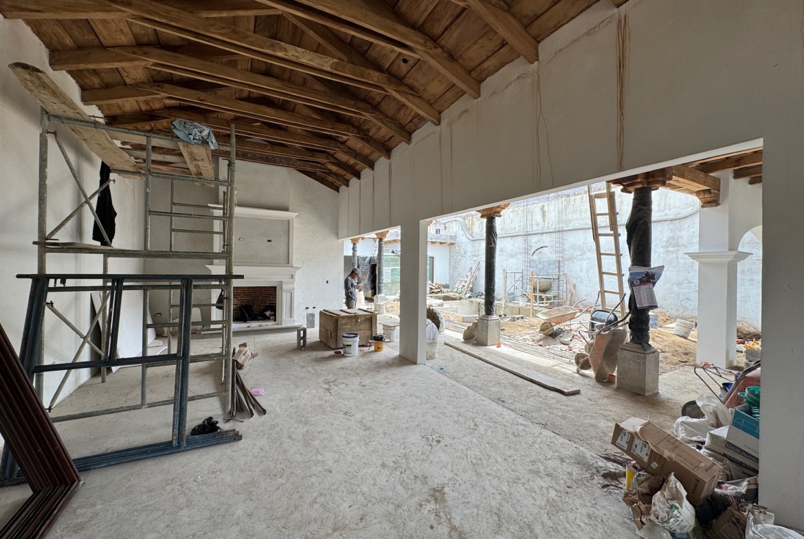 CASA EN CONSTRUCCIÓN EN VENTA EN ANTIGUA GUATEMALA