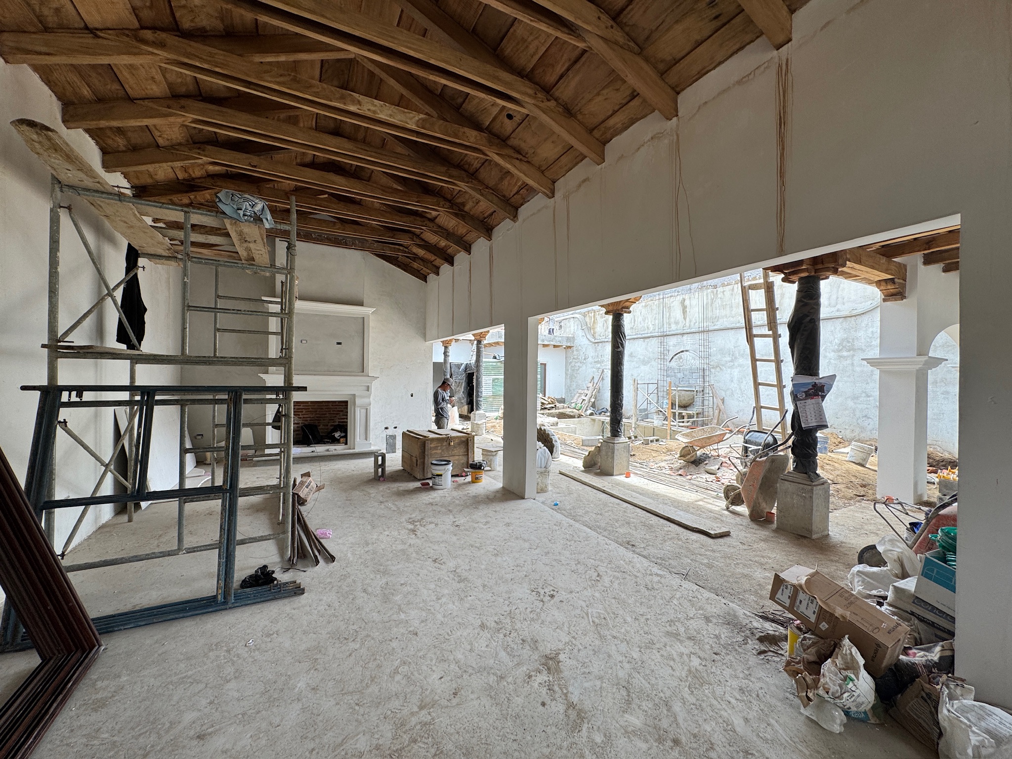 CASA EN CONSTRUCCIÓN EN VENTA EN ANTIGUA GUATEMALA
