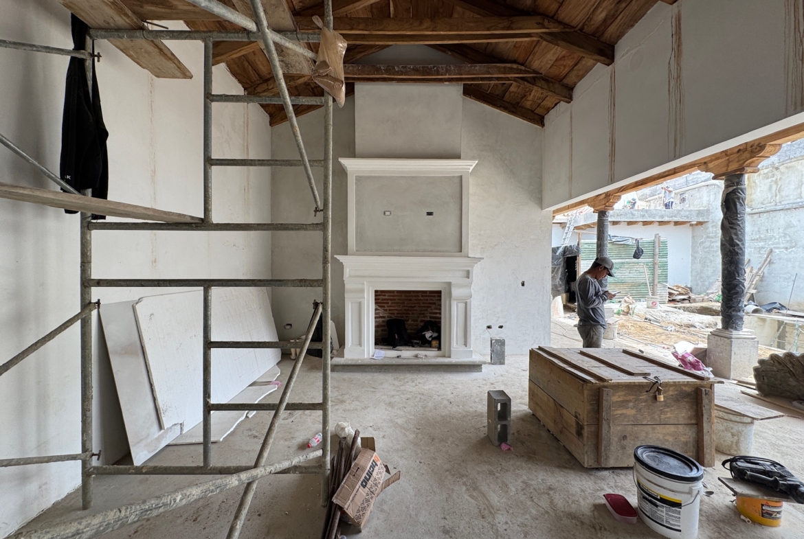 CASA EN CONSTRUCCIÓN EN VENTA EN ANTIGUA GUATEMALA