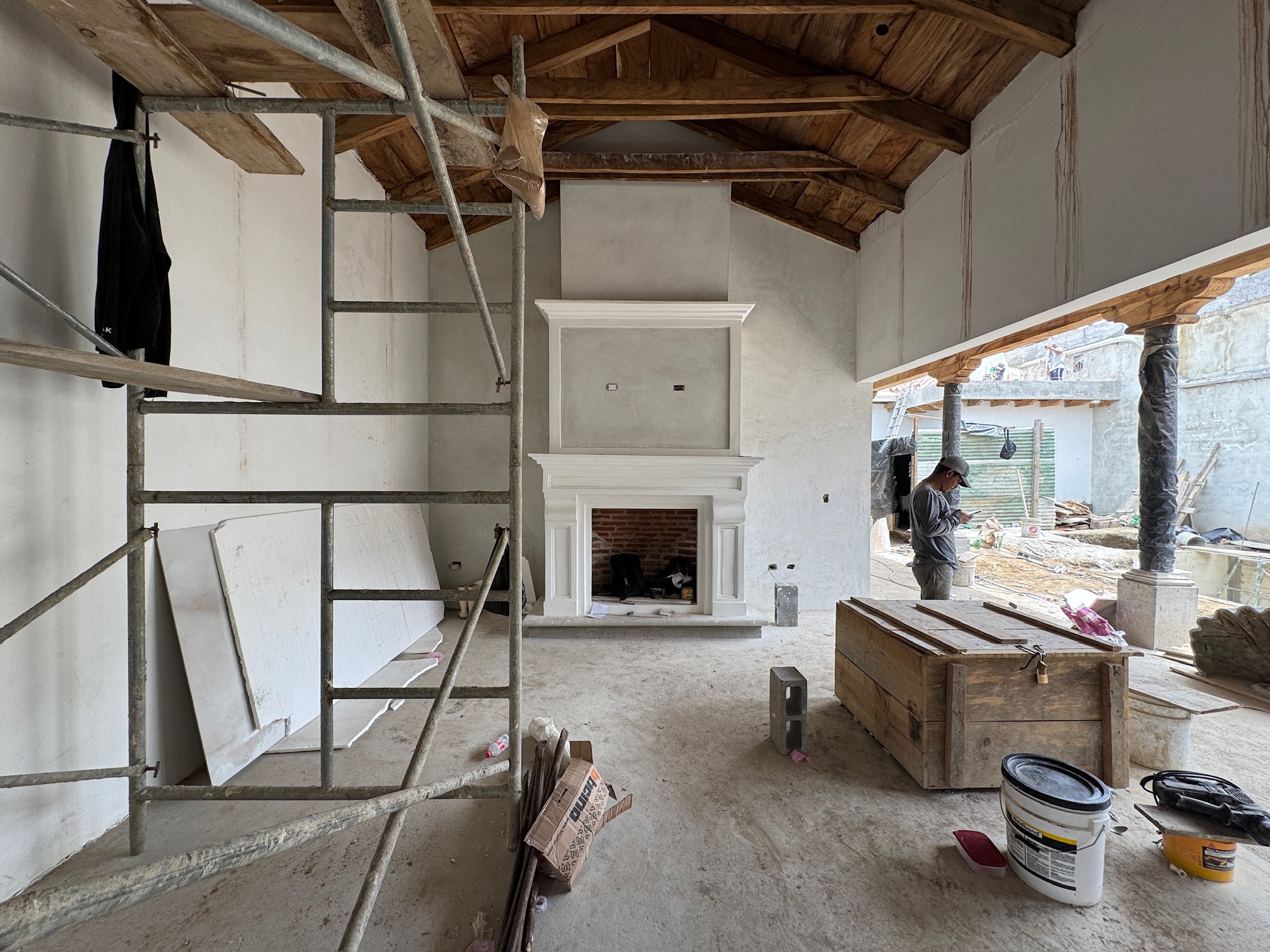 CASA EN CONSTRUCCIÓN EN VENTA EN ANTIGUA GUATEMALA