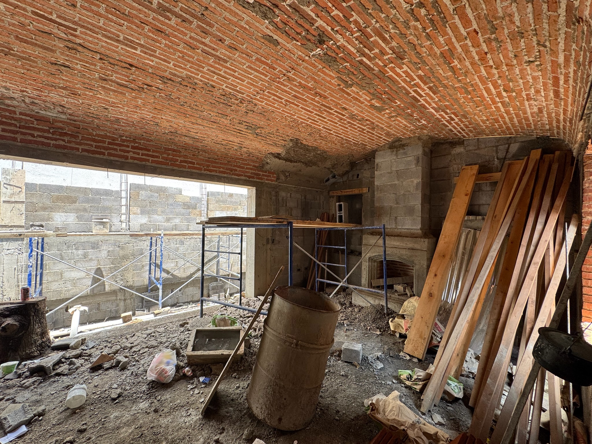 CASA EN CONSTRUCCIÓN EN VENTA EN ANTIGUA GUATEMALA