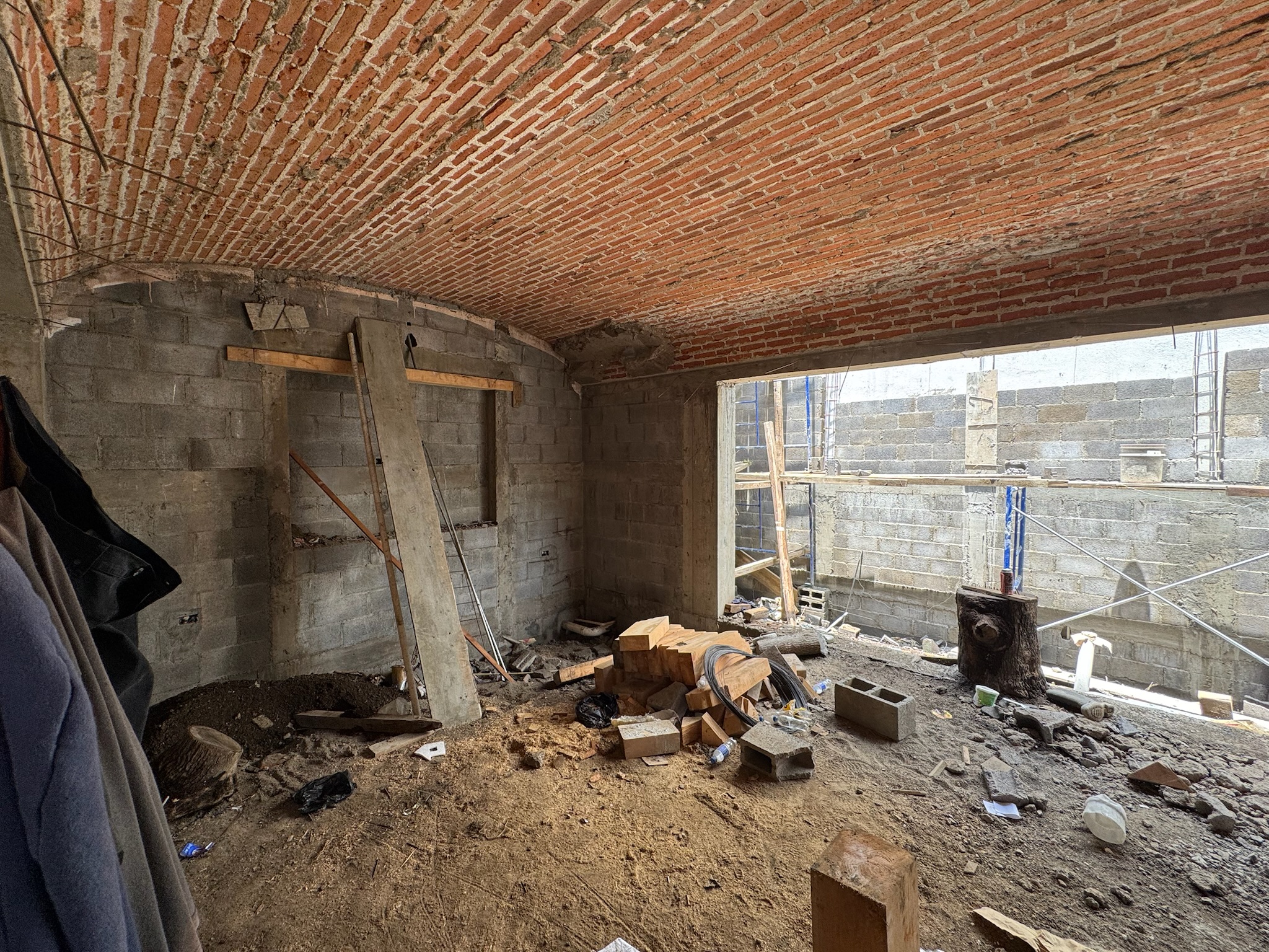 CASA EN CONSTRUCCIÓN EN VENTA EN ANTIGUA GUATEMALA