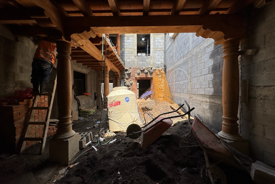 CASA EN CONSTRUCCIÓN EN VENTA EN ANTIGUA GUATEMALA