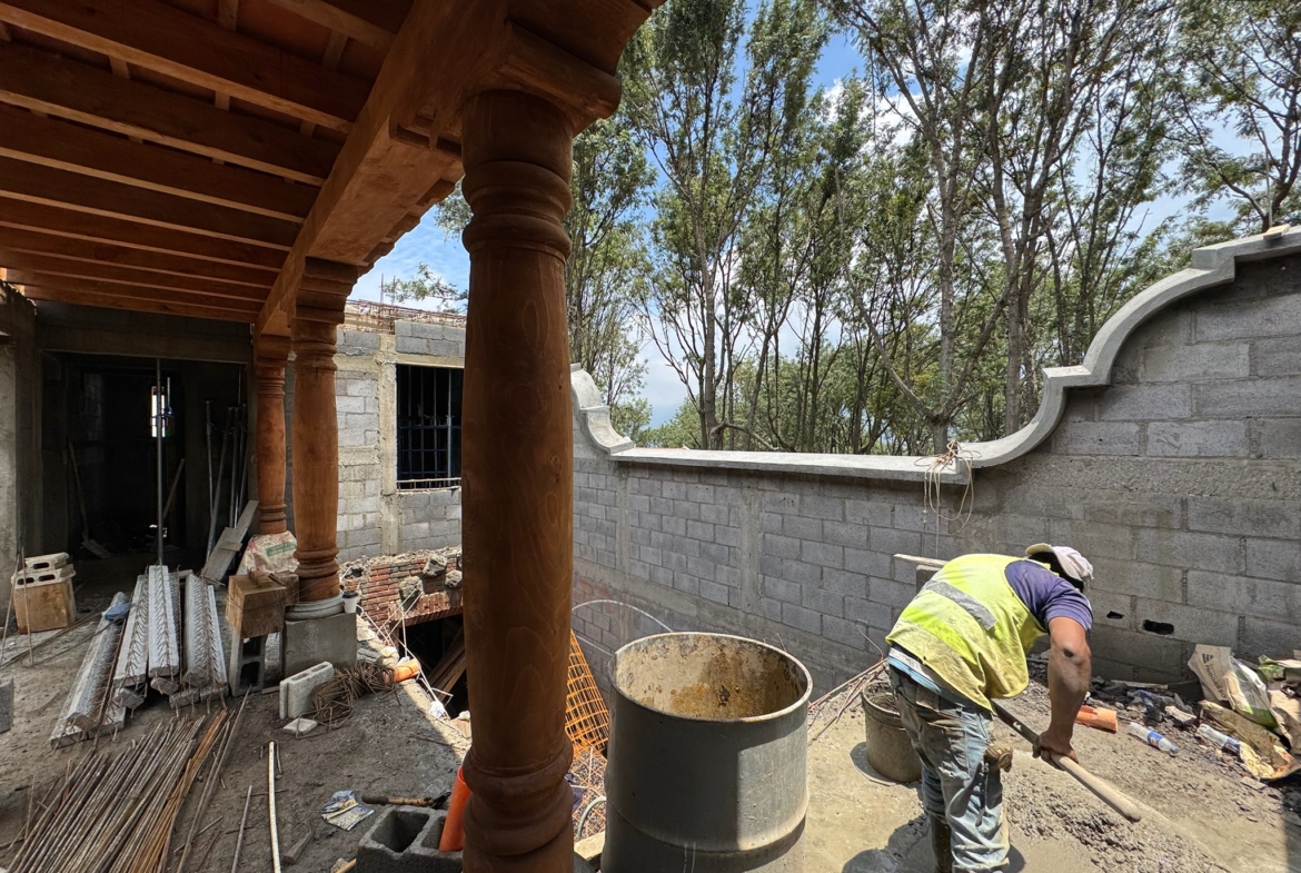 CASA EN CONSTRUCCIÓN EN VENTA EN ANTIGUA GUATEMALA