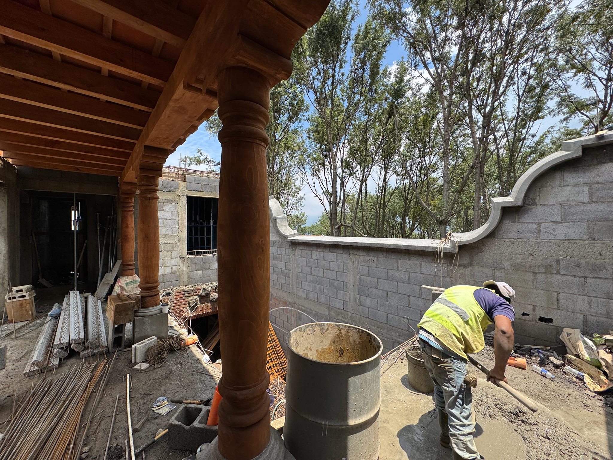 CASA EN CONSTRUCCIÓN EN VENTA EN ANTIGUA GUATEMALA