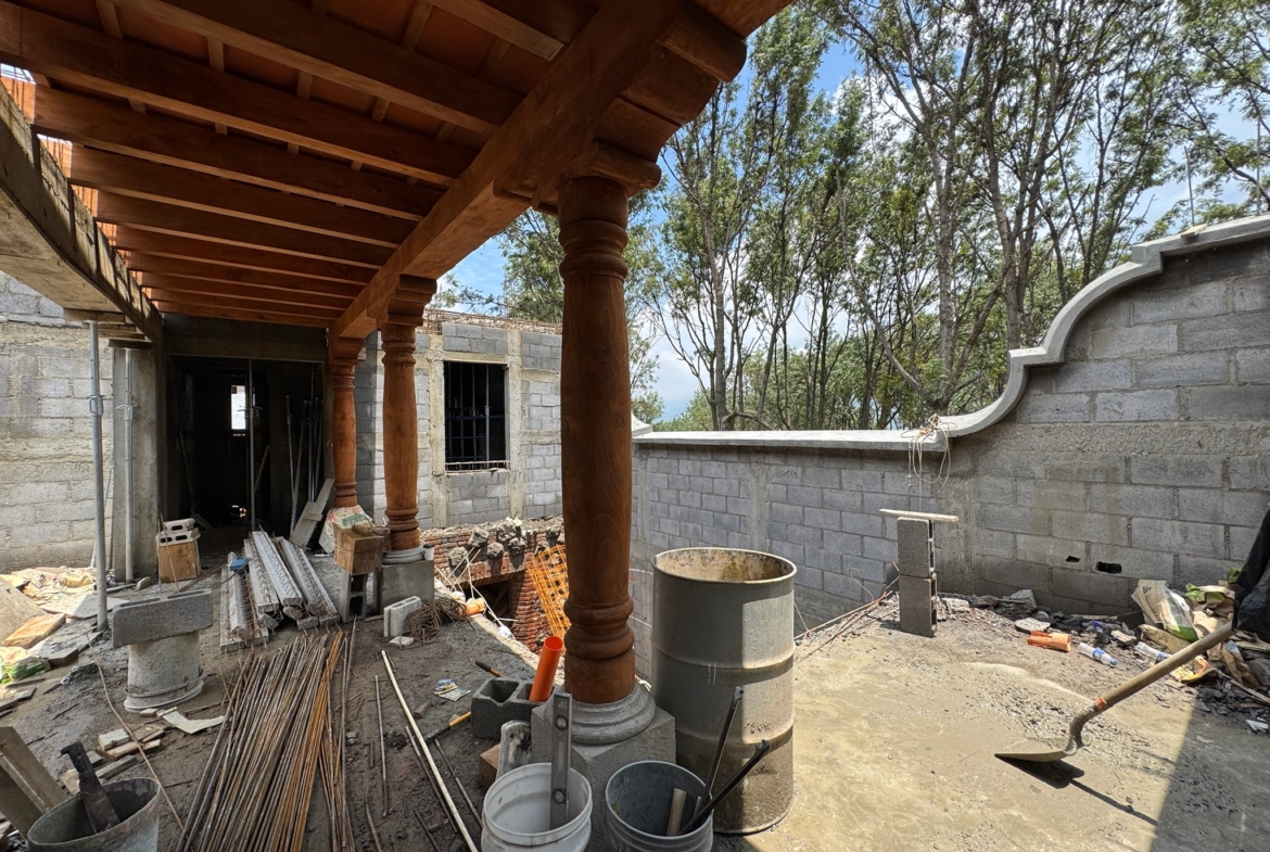 CASA EN CONSTRUCCIÓN EN VENTA EN ANTIGUA GUATEMALA