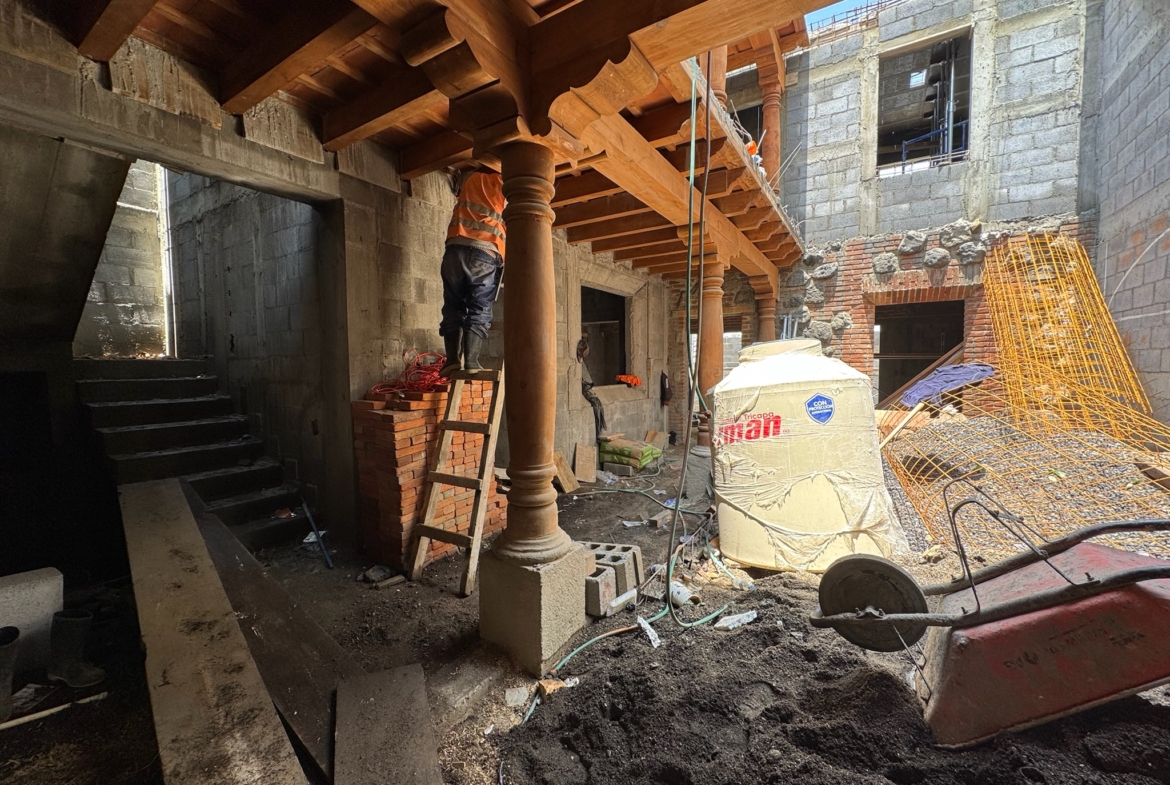 CASA EN CONSTRUCCIÓN EN VENTA EN ANTIGUA GUATEMALA