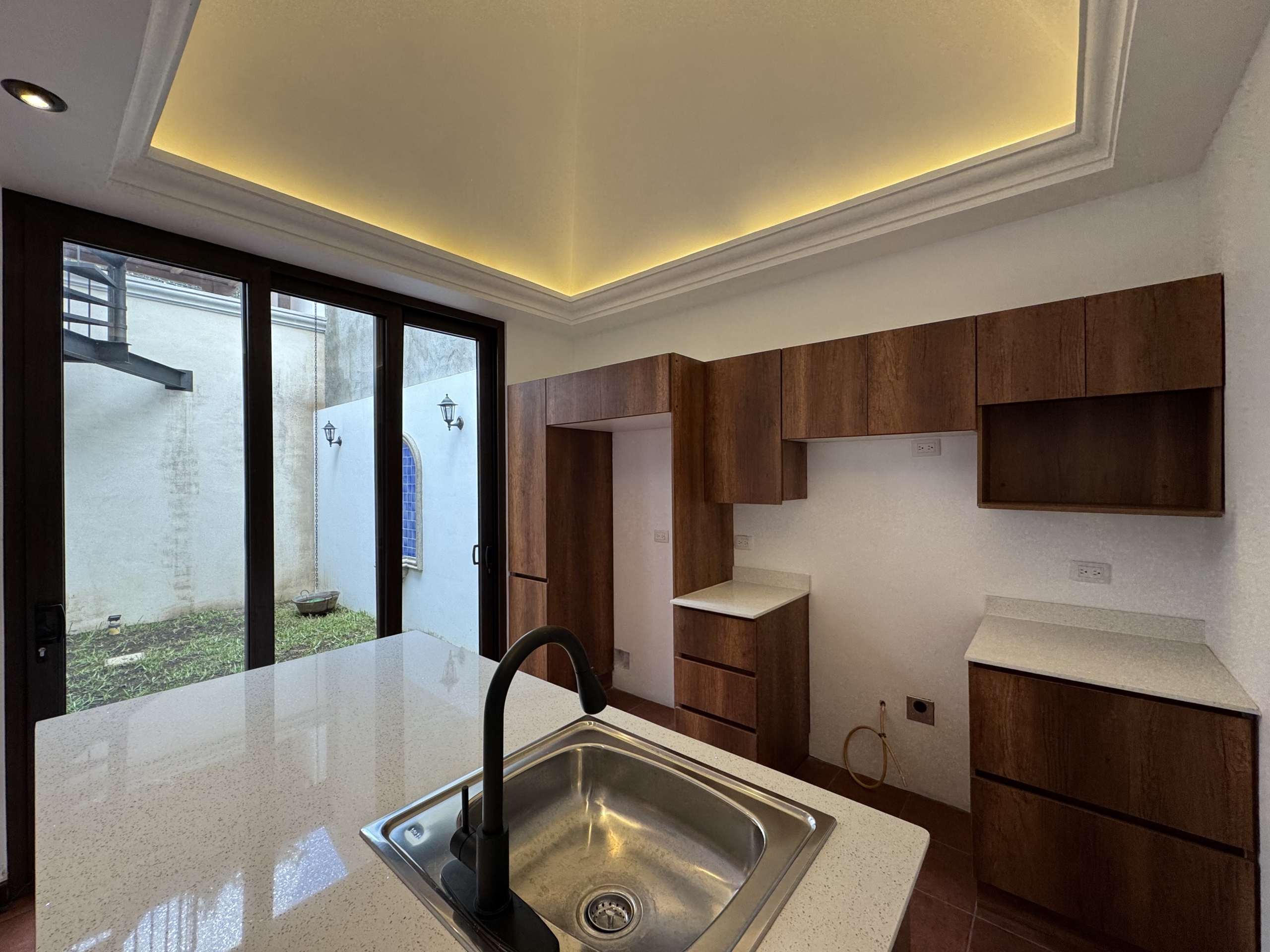 CASA EN VENTA EN ANTIGUA GUATEMALA