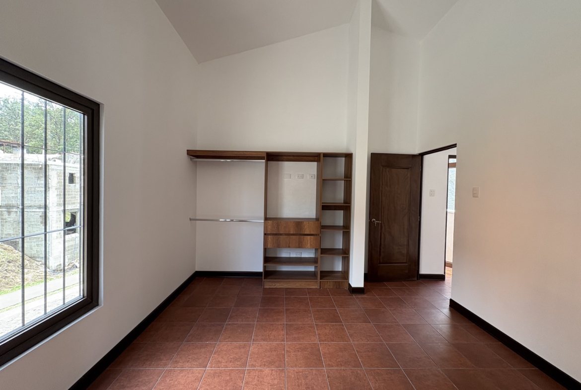 CASA EN VENTA EN ANTIGUA GUATEMALA