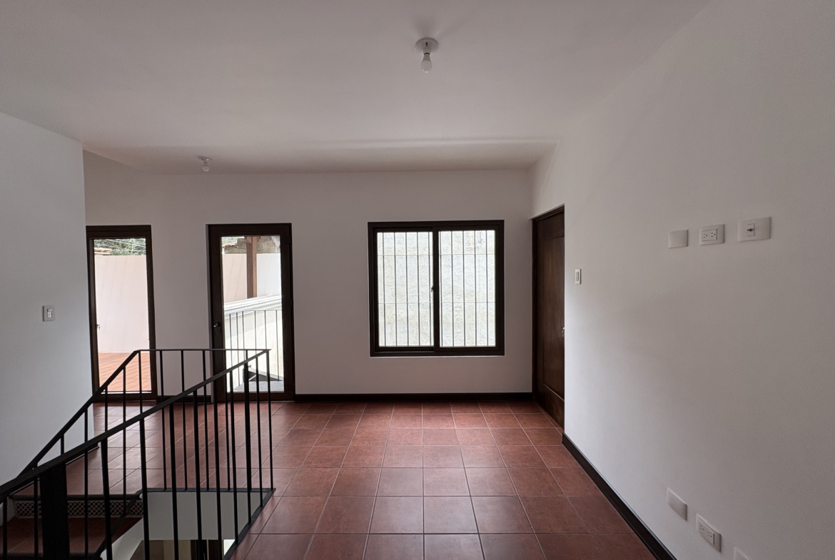 CASA EN VENTA EN ANTIGUA GUATEMALA