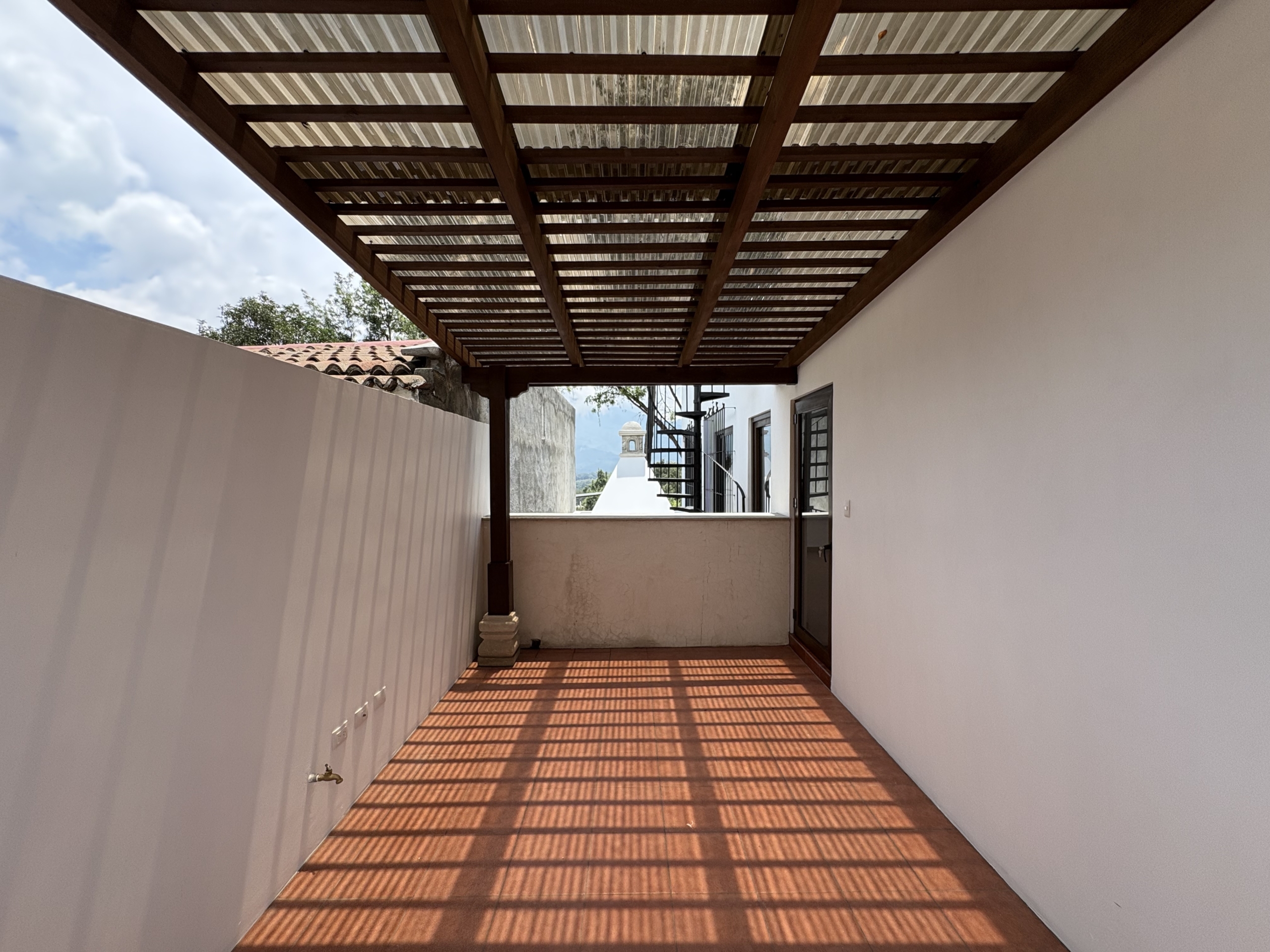 CASA EN VENTA EN ANTIGUA GUATEMALA