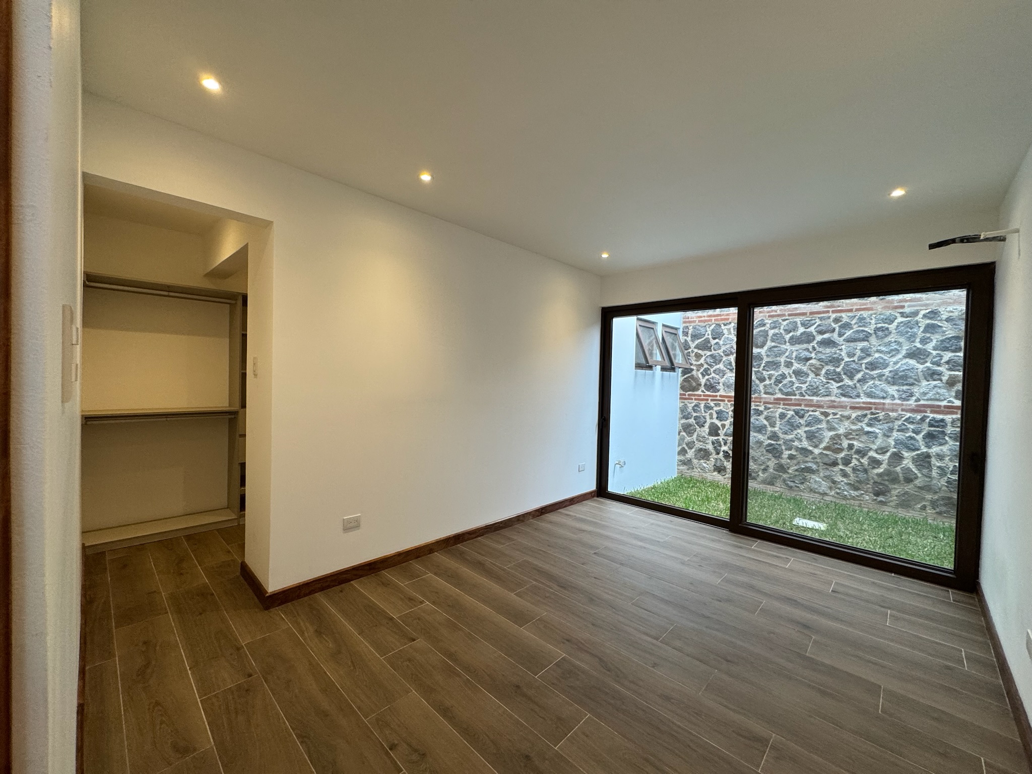 CASA EN VENTA EN ANTIGUA GUATEMALA