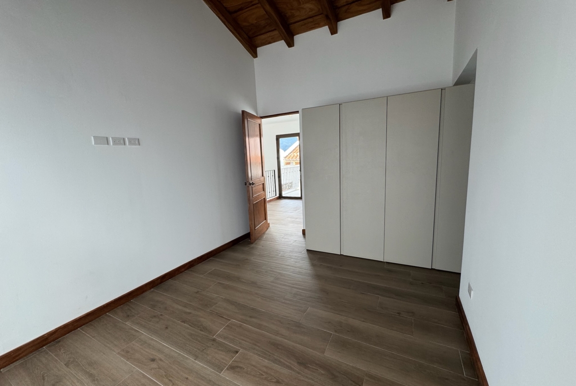 CASA EN VENTA EN ANTIGUA GUATEMALA