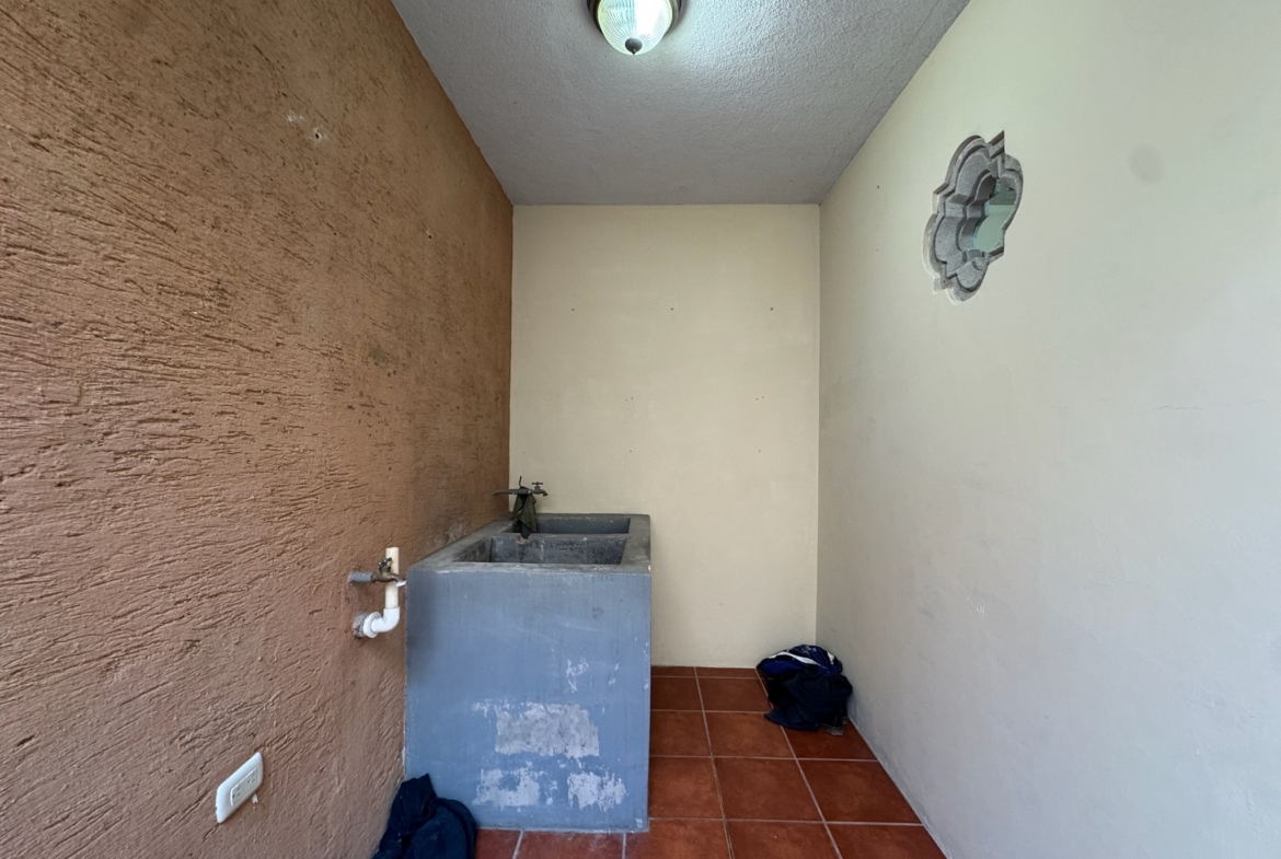 CASA EN VENTA EN ANTIGUA GUATEMALA