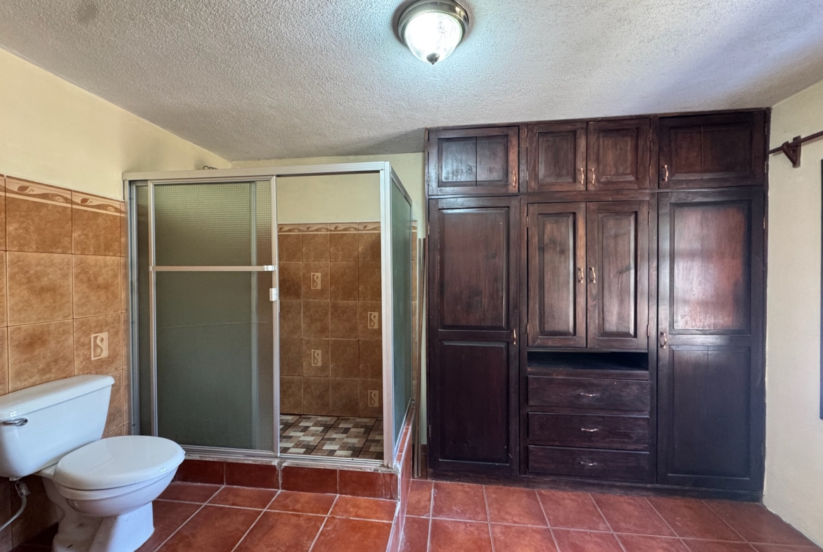 CASA EN VENTA EN ANTIGUA GUATEMALA
