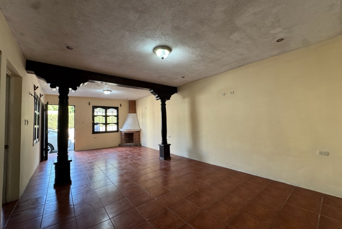 CASA EN VENTA EN ANTIGUA GUATEMALA