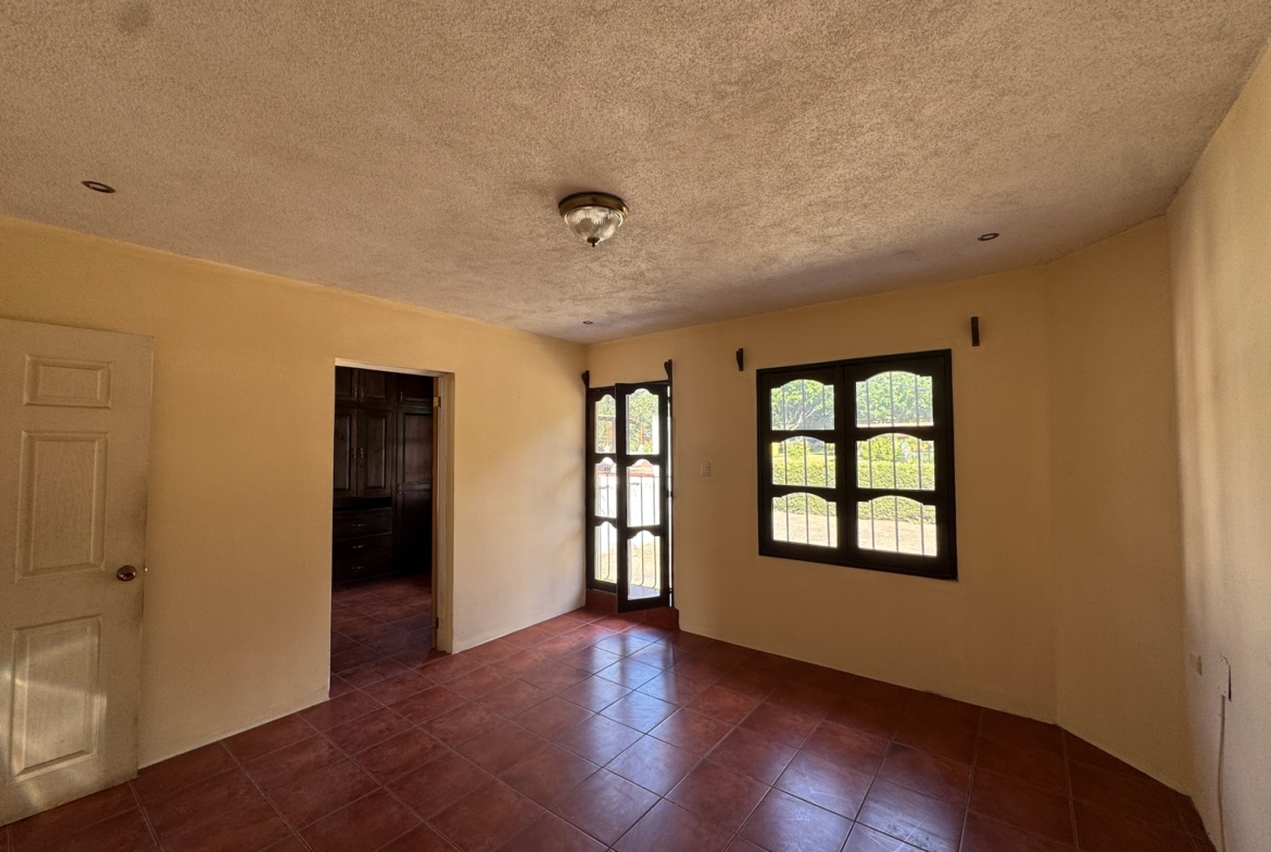 CASA EN VENTA EN ANTIGUA GUATEMALA