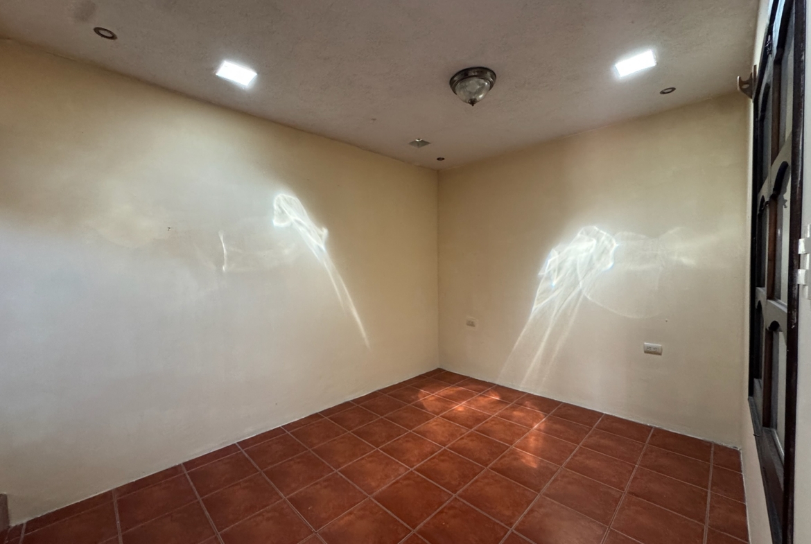 CASA EN VENTA EN ANTIGUA GUATEMALA