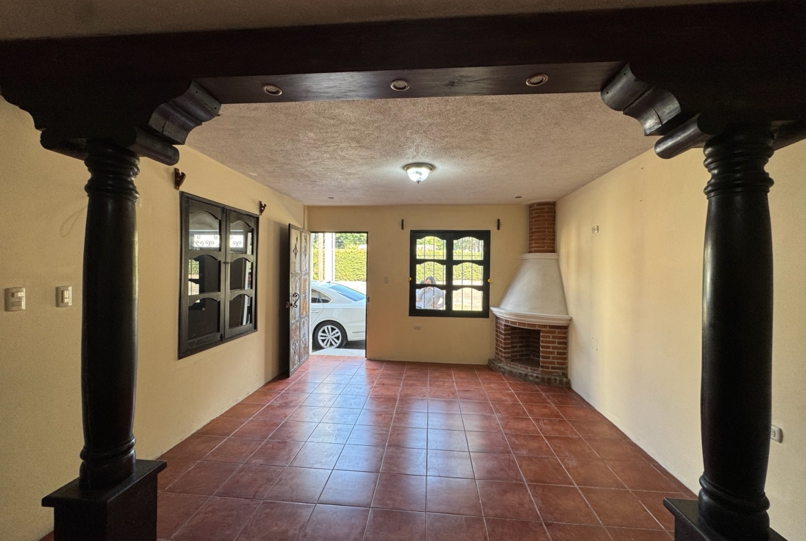 CASA EN VENTA EN ANTIGUA GUATEMALA