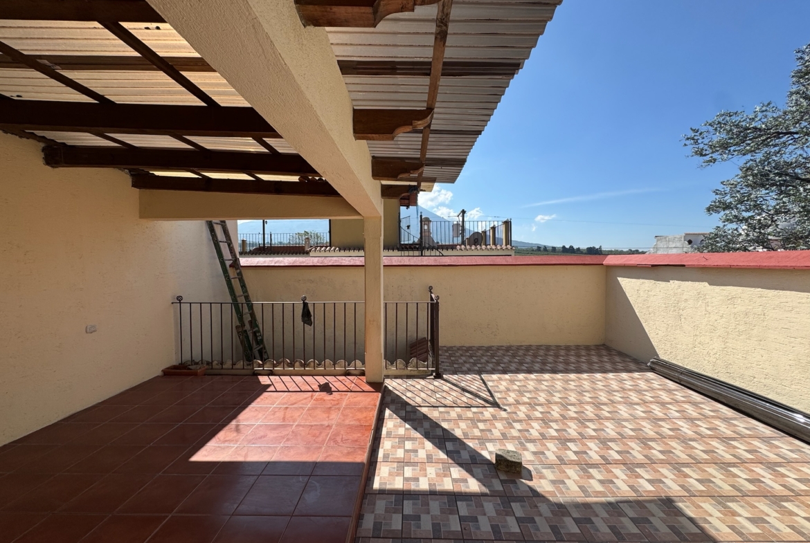 CASA EN VENTA EN ANTIGUA GUATEMALA