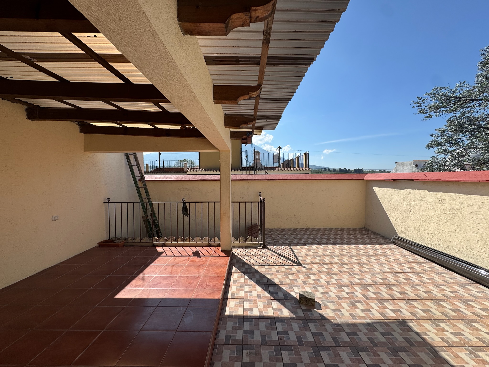 CASA EN VENTA EN ANTIGUA GUATEMALA