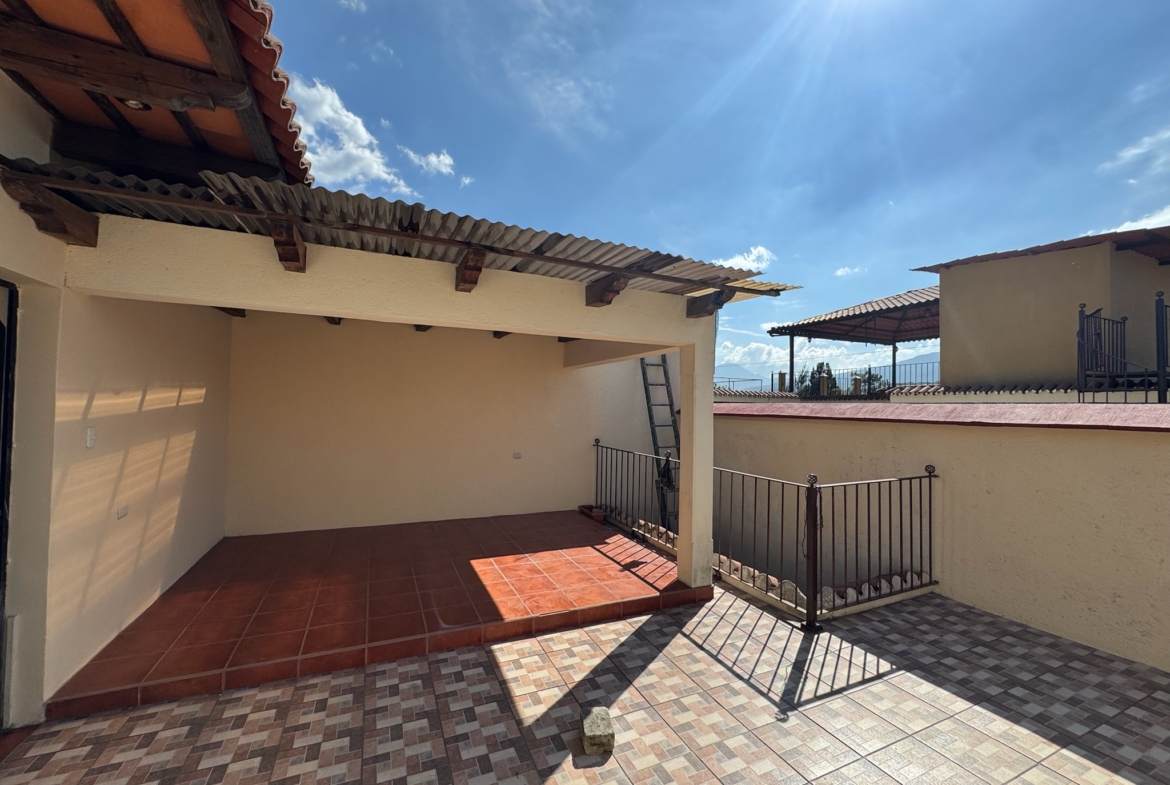 CASA EN VENTA EN ANTIGUA GUATEMALA