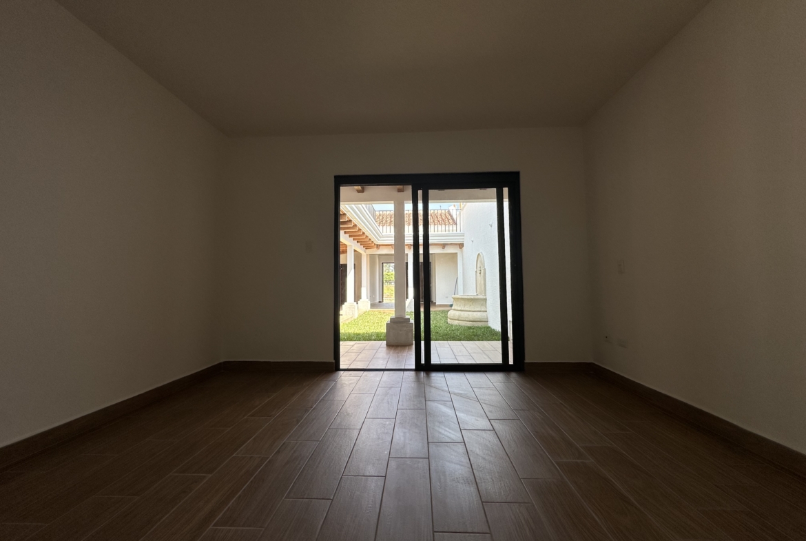 CASA EN VENTA EN ANTIGUA GUATEMALA