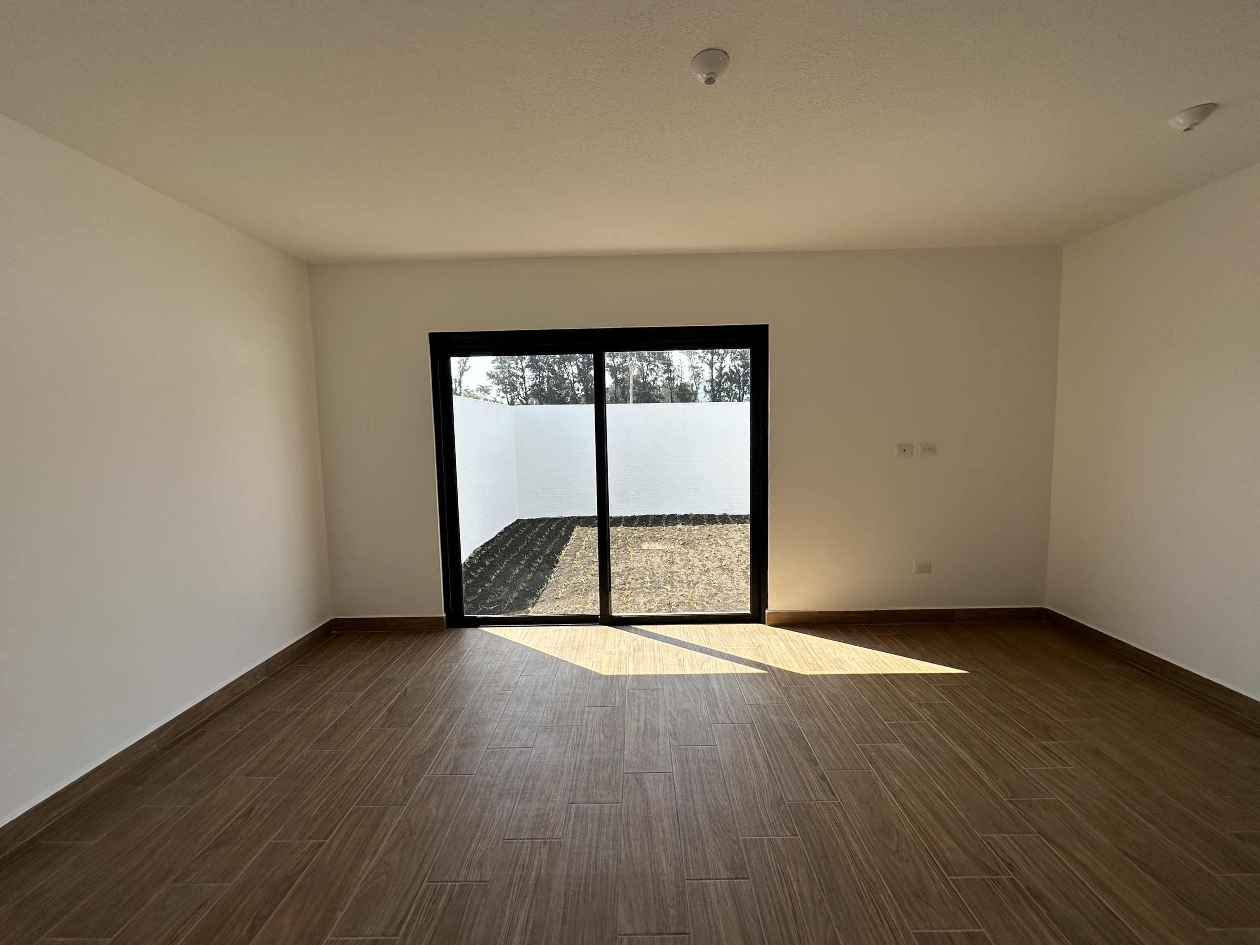 CASA EN VENTA EN ANTIGUA GUATEMALA