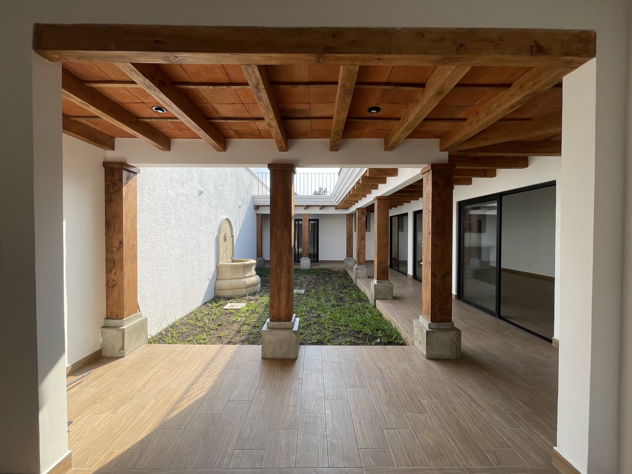 CASA EN VENTA EN ANTIGUA GUATEMALA