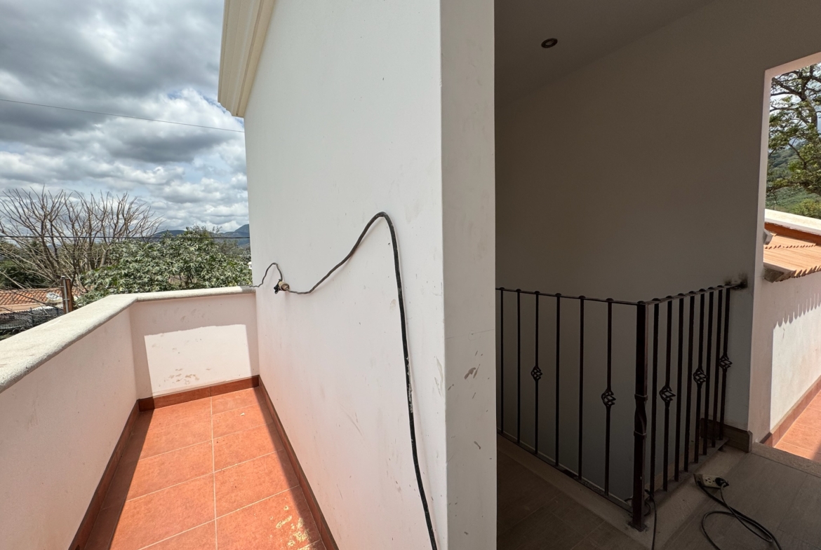 CASA EN VENTA EN ANTIGUA GUATEMALA